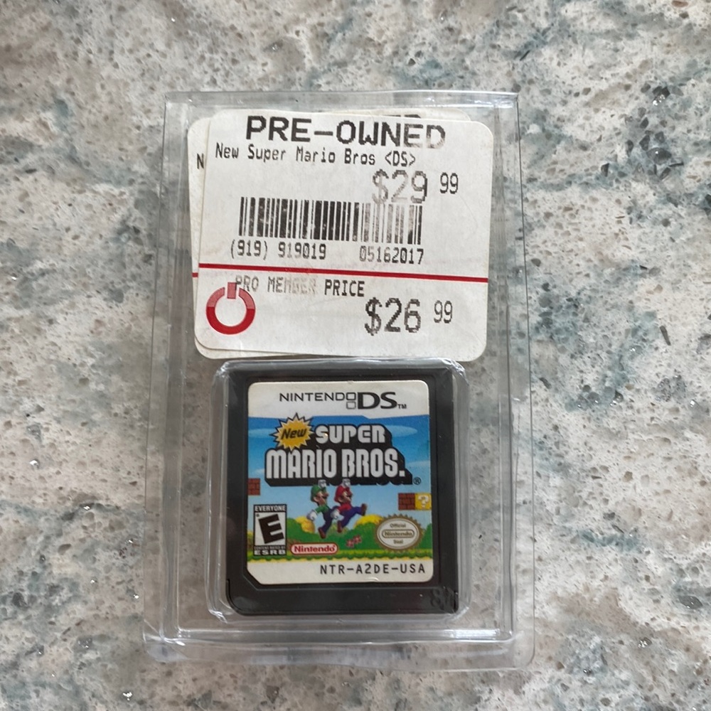 Nintendo  DS super Mario bros games!! Hot wheels and super Mario!!